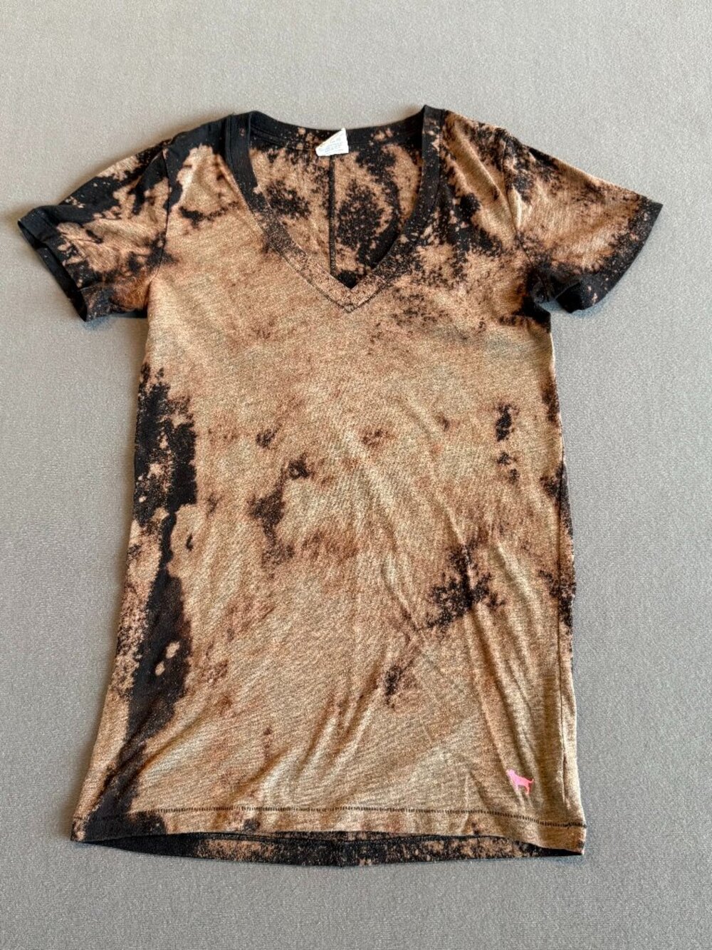 PINK Victoria’s Secret Bleach Effect V-Neck T-Shirt Black Tan Size Small